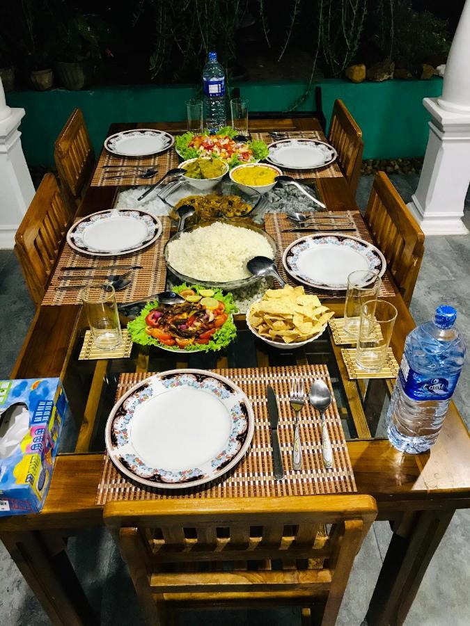 Dinesh Safari Homestay Udawalawe Kültér fotó